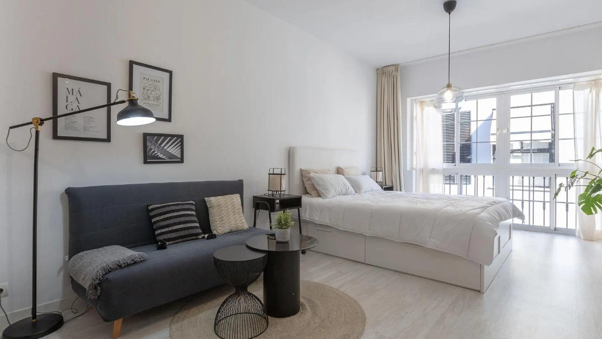 Jinetes Holidays - Apartment In Malaga Free Wifi