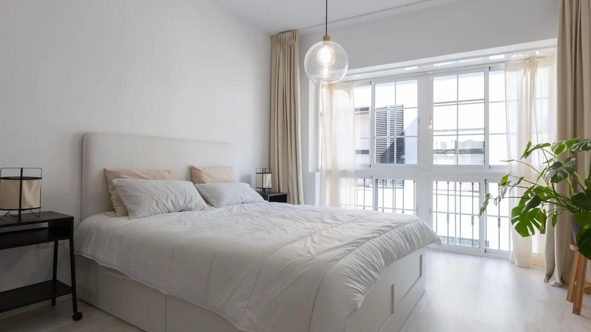 Jinetes Holidays - Apartment In Malaga Free Wifi Holiday home