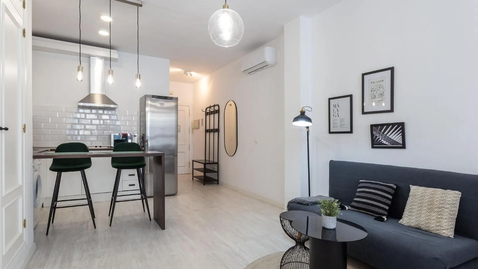 Holiday home Jinetes Holidays - Apartment In Malaga Free Wifi Spain