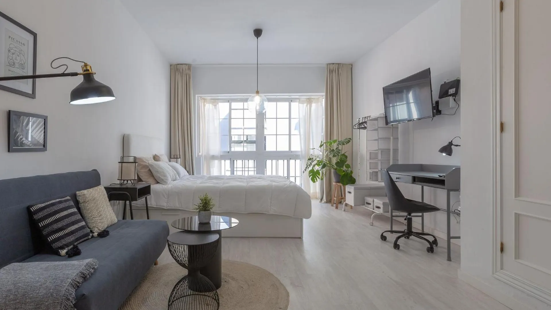 Jinetes Holidays - Apartment In Malaga Free Wifi Holiday home